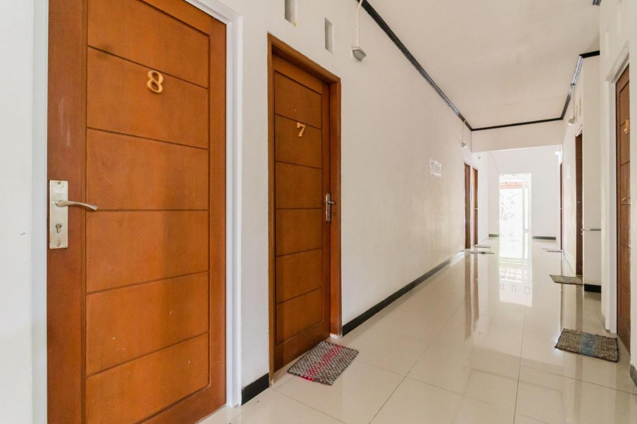 Hotel Reddoorz Near Terminal Bubulak Bogor Exterior foto